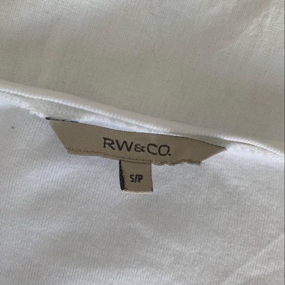 SOLD- RW&CO white tshirt - Picture 4 of 4